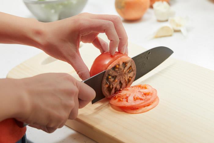 Độ sắc bén của con dao ảnh hưởng thế nào đến trải nghiệm nấu ăn và hương vị món ăn